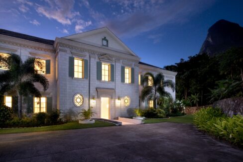549BFEA3-4066-A809-91CA-933AD3A31FE8_GABRIEL-HOUSE-ST-LUCIA-FRONT-EXT-TWILIGHT