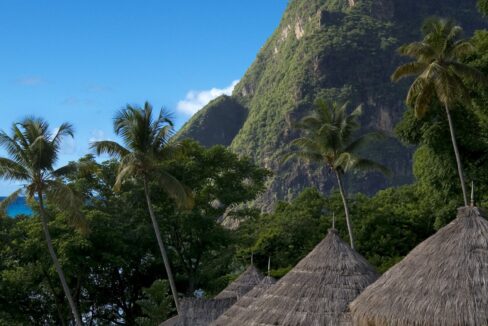 CCED52BD-FB04-1D7E-ED00-343DABCE0C82_GABRIEL-HOUSE-ST-LUCIA-PITON-OVER-POOL-VERT