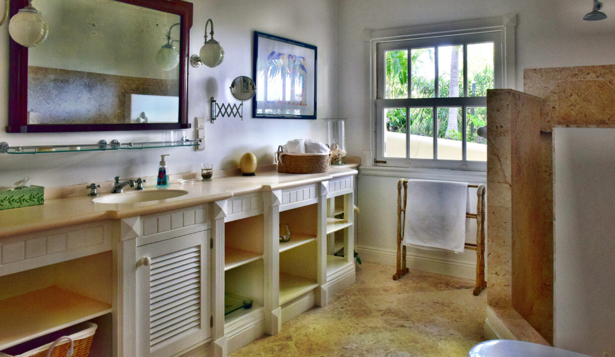 Bathroom apt